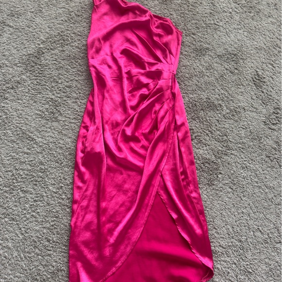 Chic Fuchsia Satin One-Shoulder Dress - Picture 1 of 1
